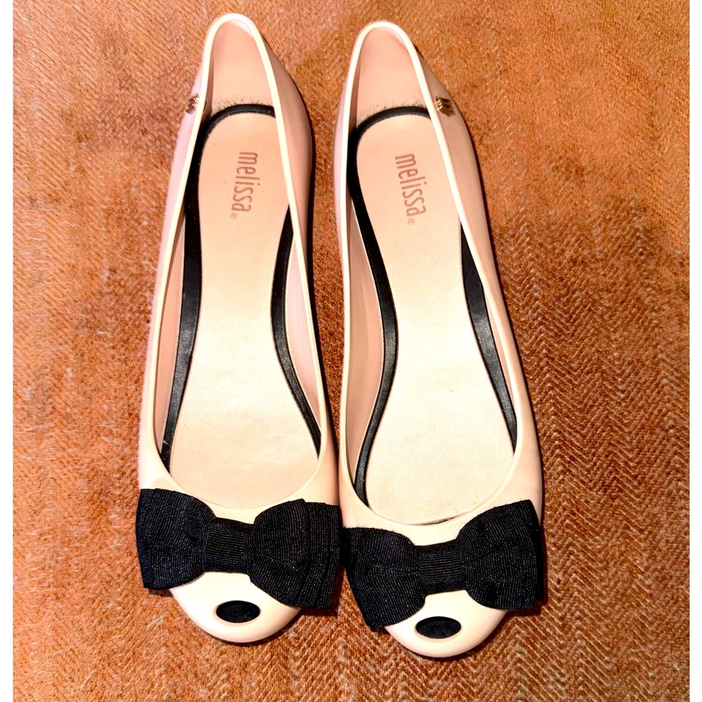 Melissa size 8 pink cute shoes, with box and shoe dust covers.